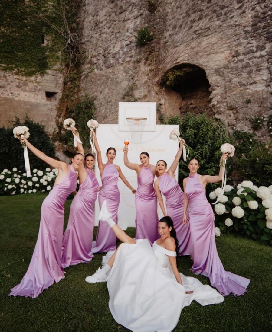 Le damigelle e la sposa, con look coordinati